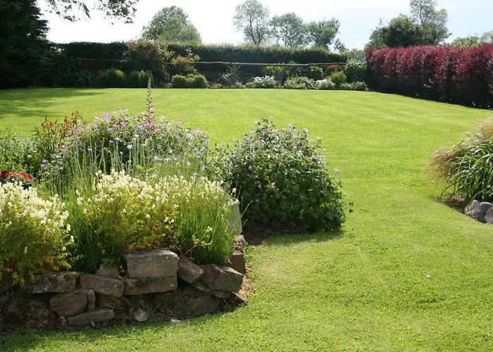 Bed & Breakfast Farran House Stud